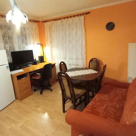 Hannah - Relax Dom Pod Orechom Apartman2 Travnica Экстерьер фото