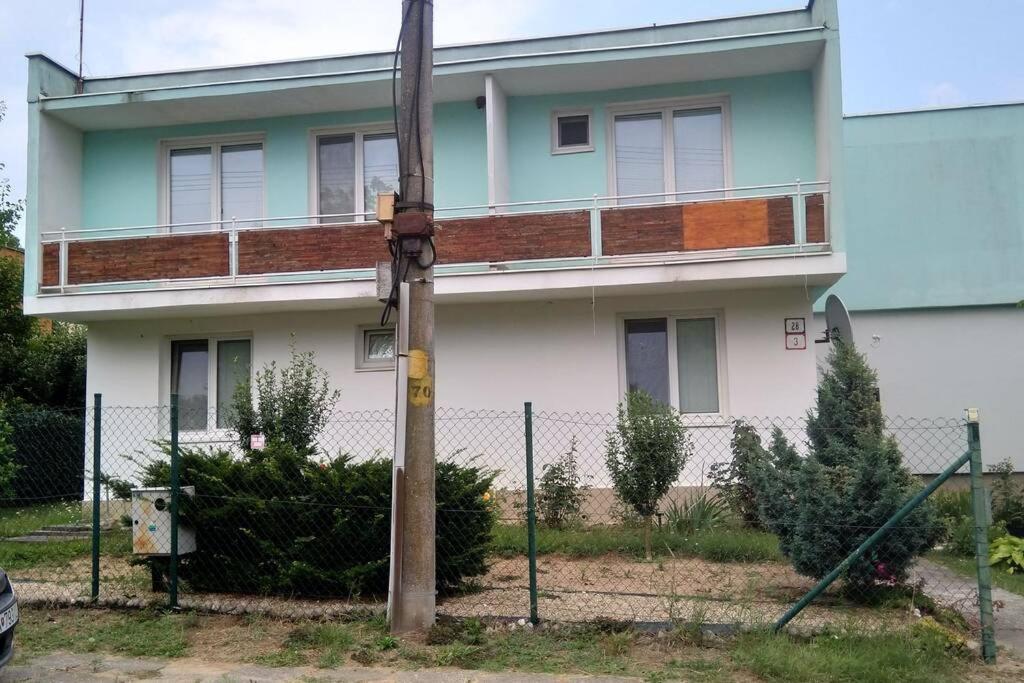 Hannah - Relax Dom Pod Orechom Apartman2 Travnica Экстерьер фото