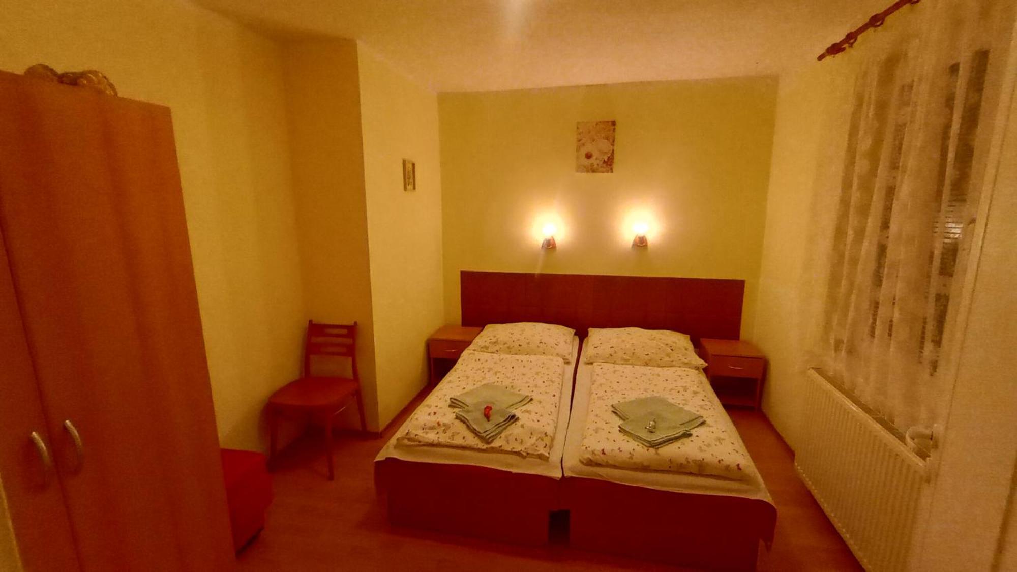 Hannah - Relax Dom Pod Orechom Apartman2 Travnica Экстерьер фото